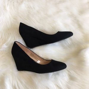 A New Day Black Wedge Pumps Womans Size 7.5 Heels